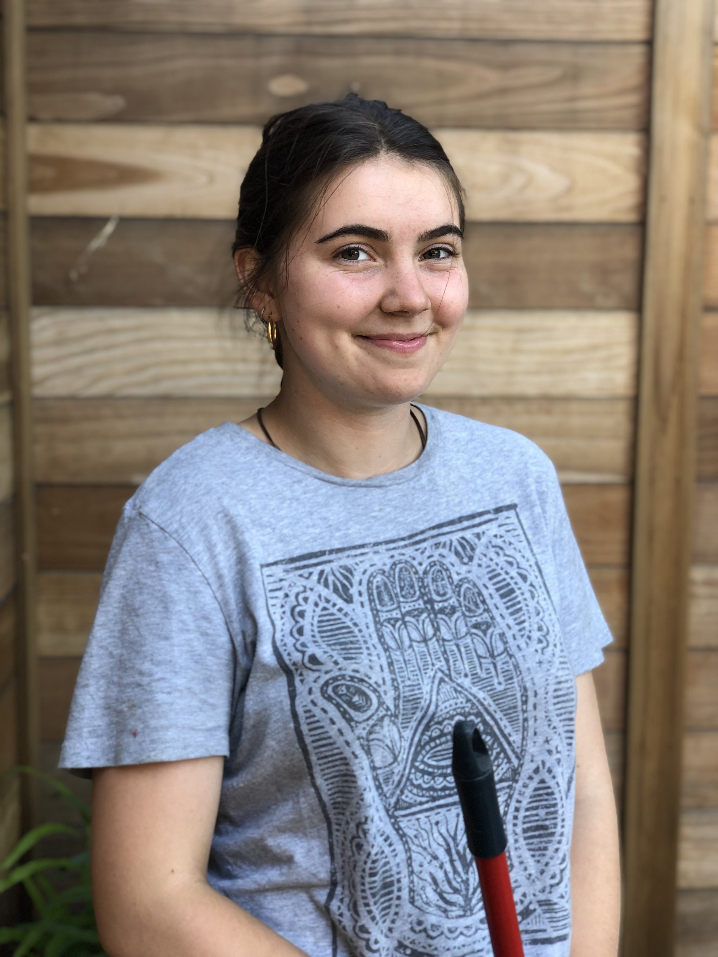 Kahyela, Gardener